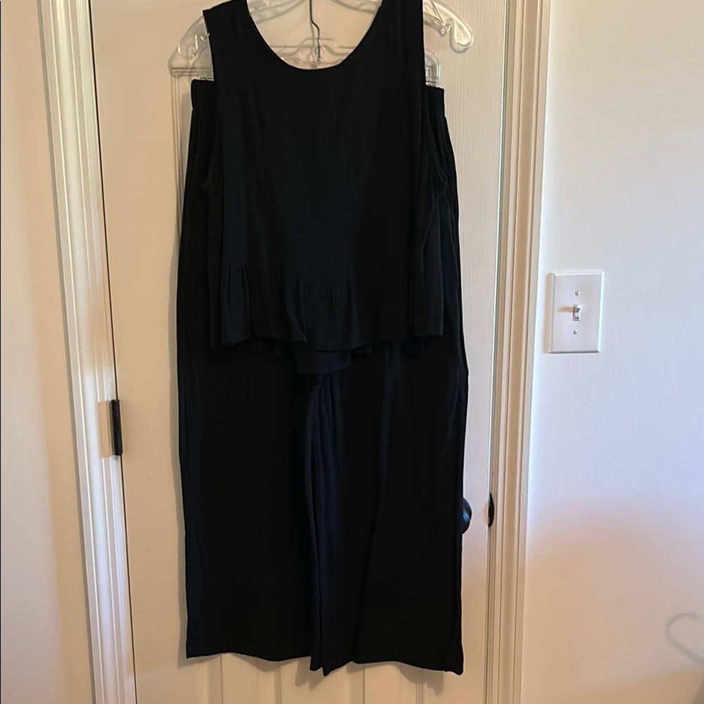 Chic Black Sleeveless 2pc. Set